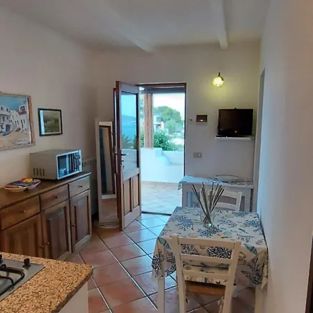 Vacanze Marina Longo Дом отдыха Санта-Марина-Салина